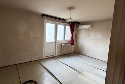 1 Decembrie - Piata Trapezului - 8