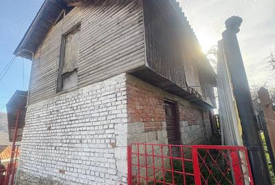 Proprietate de vanzare in zona Sotrile, Valea Doftanei, Barajul Paltinu, racordata la utilitati - 4