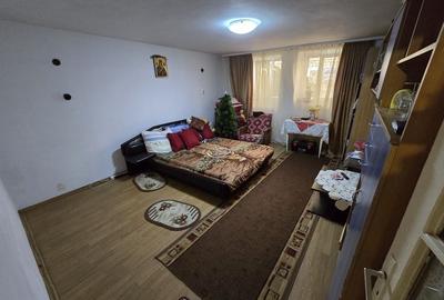 Apartament cu 3 camere semidecomandat în Central - 2
