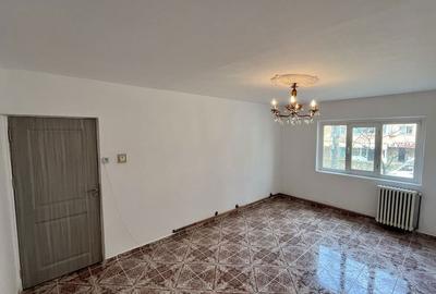 Apartament cu 2 camere decomandat în Micro 12 - 4
