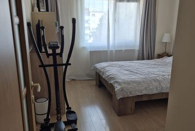 Apartament cu 3 camere decomandat în Craiovei - 2