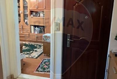 Apartament cu 3 camere decomandat în Obcini