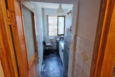 Apartament cu 3 camere semidecomandat în Circumvalațiunii