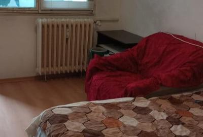 Apartament cu 3 camere semidecomandat în Berceni - 9