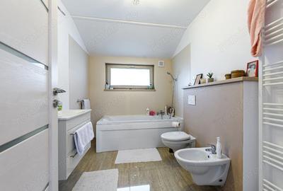 Casă cu 5 camere cu Teren 1087 Mp în Vladimirescu - 1