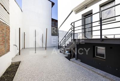 Casă individuală cu 8 camere cu Canalizare în 1 Mai - 2