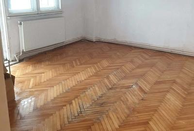 Apartament cu 4 camere decomandat în Careiului - 2