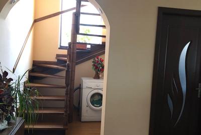 Casa cu etaj la Baisa spre padure - 8