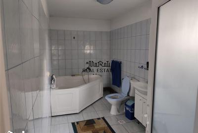 Casă cu 5 camere cu Canalizare în Central - 7