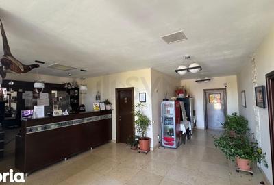 Spațiu comercial, de 900 mp, în Central - 8