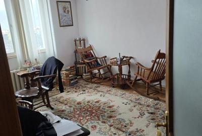 Apartament cu 3 camere decomandat în Precista - 3