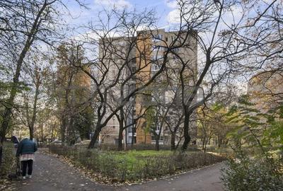 2 Camere, circular, 3/10, bloc Z, zonă foarte verde, metrou Favorit, Comision 0% - 18