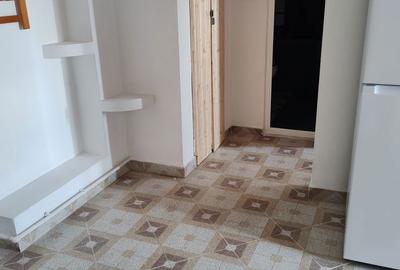 Apartament cu 2 camere decomandat în Micro 12 - 12