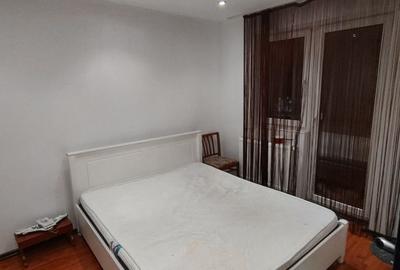 Apartament cu 3 camere semidecomandat în Central - 2
