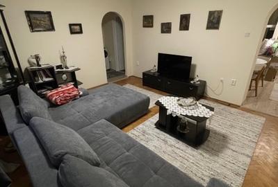 Apartament cu 2 camere semidecomandat, mobilat în Central