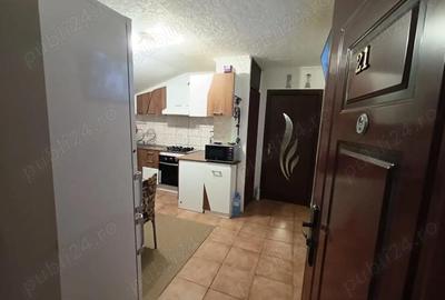 Apartament cu 3 camere decomandat în Dâmbovița - 9