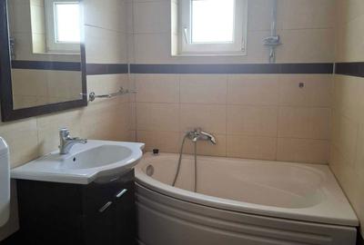 Apartament cu 3 camere decomandat în Răcădău - 4