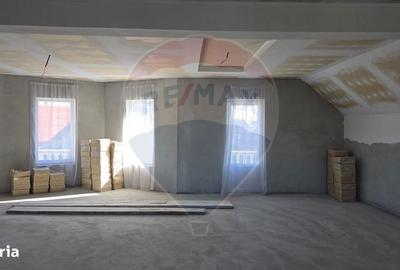 Casă cu Teren 1300 Mp în Gălănești - 5