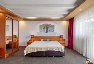 Casă cu 11 camere cu Teren 1380 Mp în Predeal