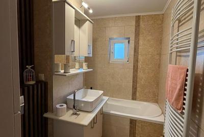 Apartament cu 3 camere decomandat, mobilat în Micro 16 - 19