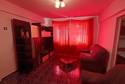 Apartament cu 2 camere, etajul 2/4, zona Podu Ros - 3