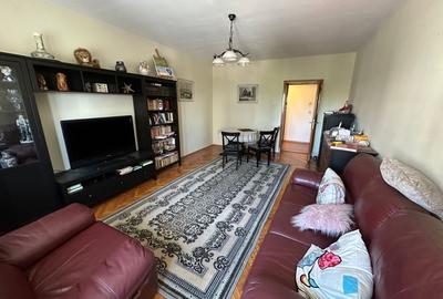Apartament cu 4 camere decomandat în 1 Mai
