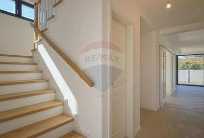 Casa / Vila cu 5 camere de vanzare - 3