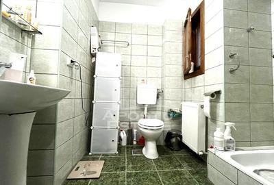 Casa individuala, 6 camere, 3 bai, garaj,acces auto, teren de 411 - 15