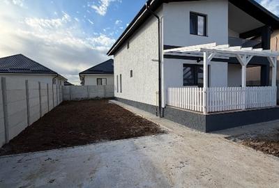 Casă individuală cu 4 camere cu Canalizare în Central - 2