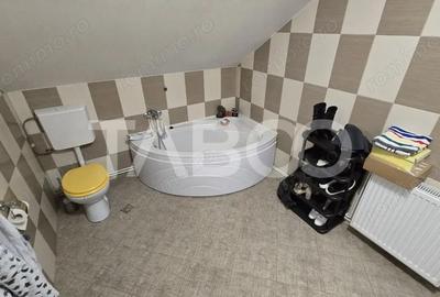 Casă cu 6 camere cu Teren 250 Mp în Central - 1