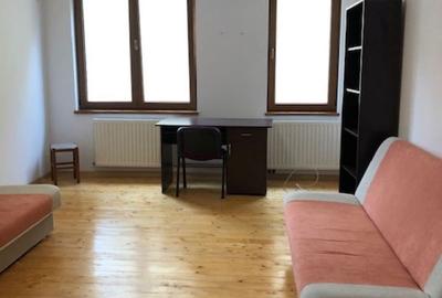 Garsonieră decomandată, mobilată în Central - 1
