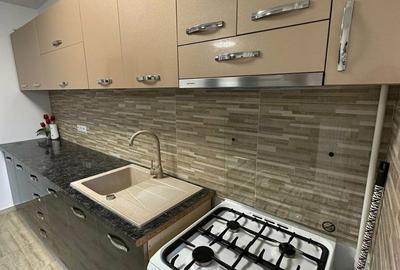 Apartament cu 3 camere decomandat în Central - 2