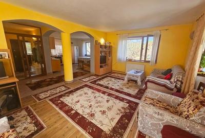 VILĂ ELEGANTĂ CU PRIVELIȘTE DEOSEBITĂ – VALENII DE MUNTE - 29
