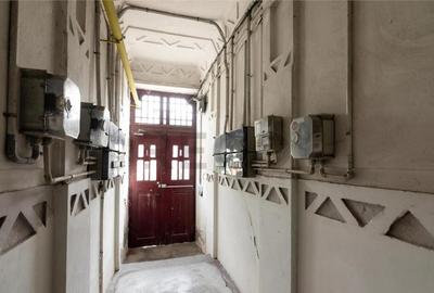 Apartament cu 4 camere semidecomandat în Central