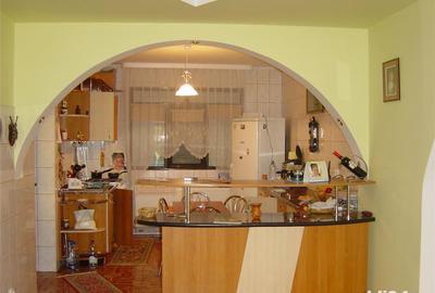 Casă cu 5 camere cu Teren 2000 Mp în Vișani - 8