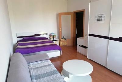 Garsonieră decomandată, mobilată în Iris