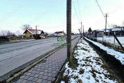 Teren intravilan si extravilan cu iesire la DN 64 - 1