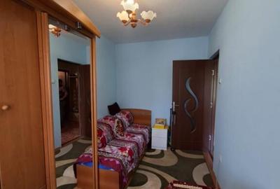 Zona Orizont - 3 camere semidecomandat/balcon/mobilat/centrala/ etaj 2 - 7