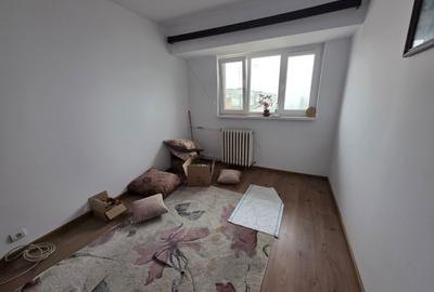 Berceni, pe B-ul Obregia, stradal, bloc reabilitat, pasajul Europa Unita - 10