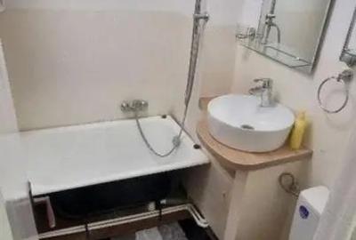 Garsoniera de vanzare-Tractorul-Coresi - 1