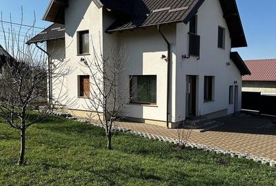 Casă cu 4 camere în Central - 4