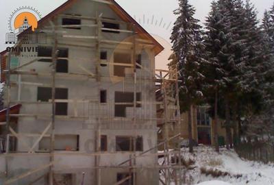 Vilă cu 20 de Camere, Ideală pentru Investiții, în Zona Premium Predeal-Cioplea - 2