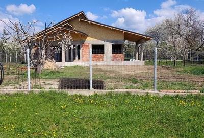 Casă cu 4 camere cu Teren 140 Mp în Central - 3