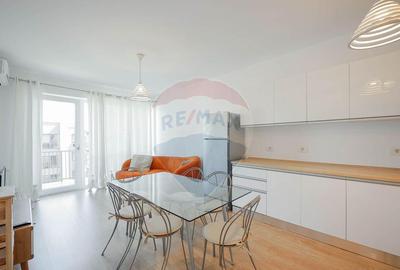 Apartament cu 3 camere de vanzare Prima Universita?...