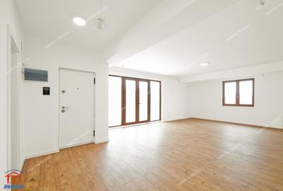 Penthouse cu 3 camere decomandat în Mazepa 1 - 2