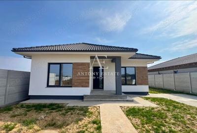 Casă cu 6 camere cu Teren 553 Mp în Sântandrei - 1