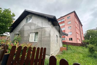 Casă individuală cu 3 camere cu Canalizare în Central - 1