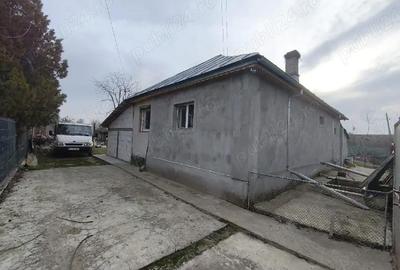 Casă cu 3 camere cu Teren 2000 Mp în Hârsești - 2