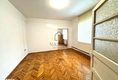 Casă cu 5 camere cu Teren 358 Mp în Valea Roșie - 2