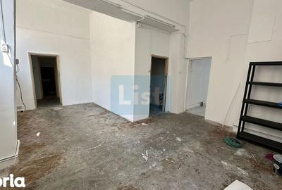 Spațiu comercial, de 80 mp, în Central - 3